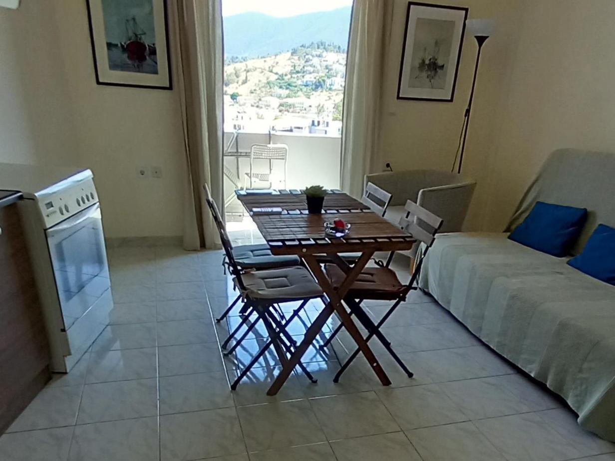 Forest & Sea Apartment Poros Town Eksteriør bilde